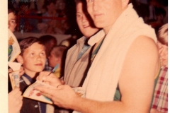 Ray-signing-april-11-1968-milwaukee