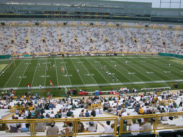 lambeau field indoor club seats